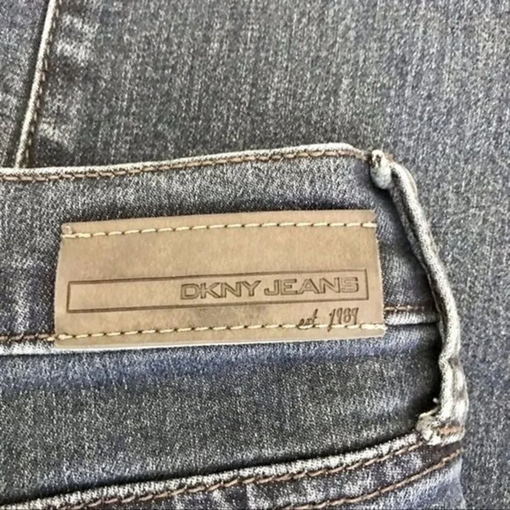 DKNY Jeans Women''s‎ Medium Wash Straight Leg Denim Blue Jeans Size 8 90's Y2K